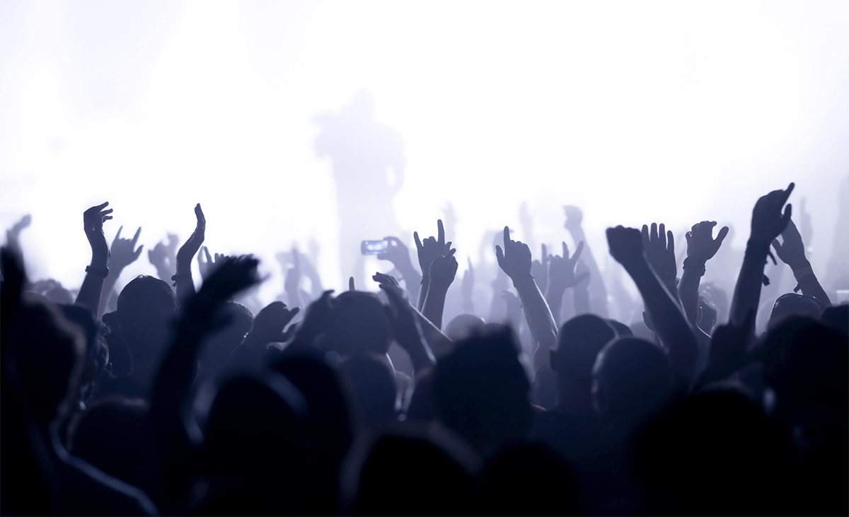 Tailfin’s Entertainment & Sports Bar Destin Visitor's Guide