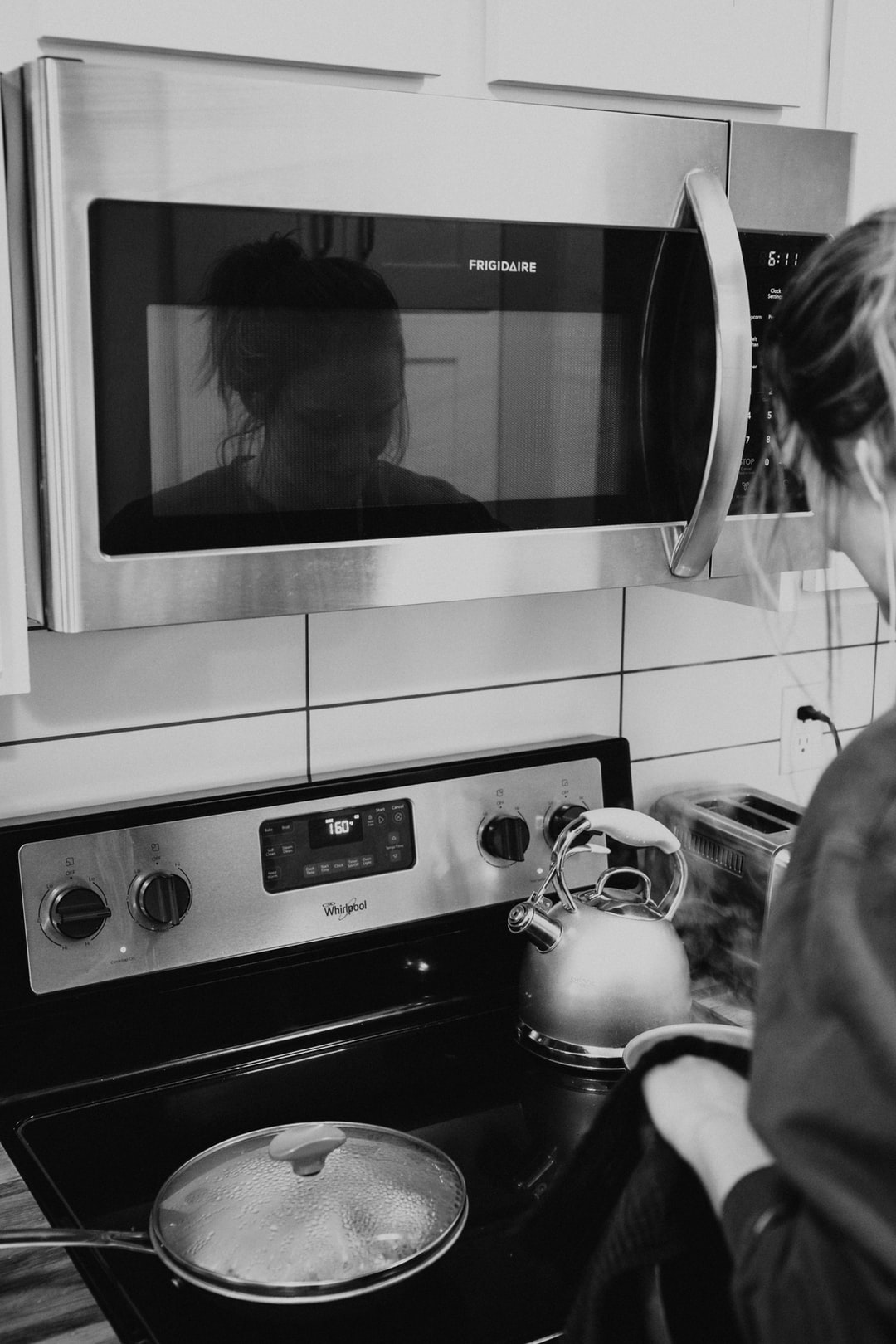 How to Clean a Microwave 5 Hacks That Actually Work