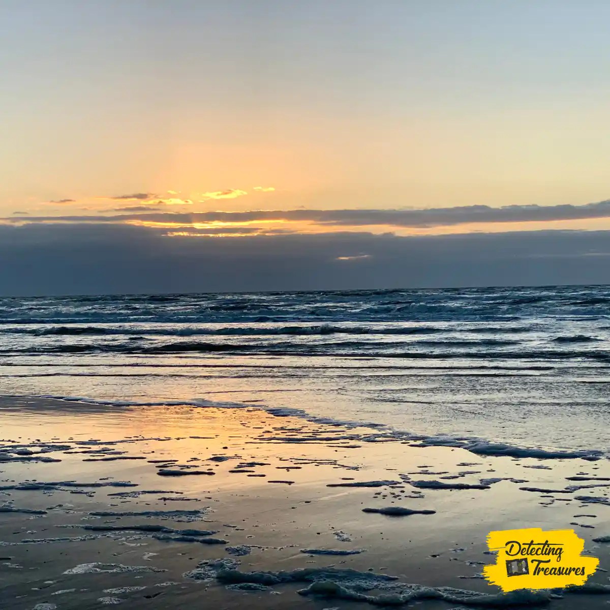 8 Best Beaches in Texas to Metal Detect (2024 New List!)