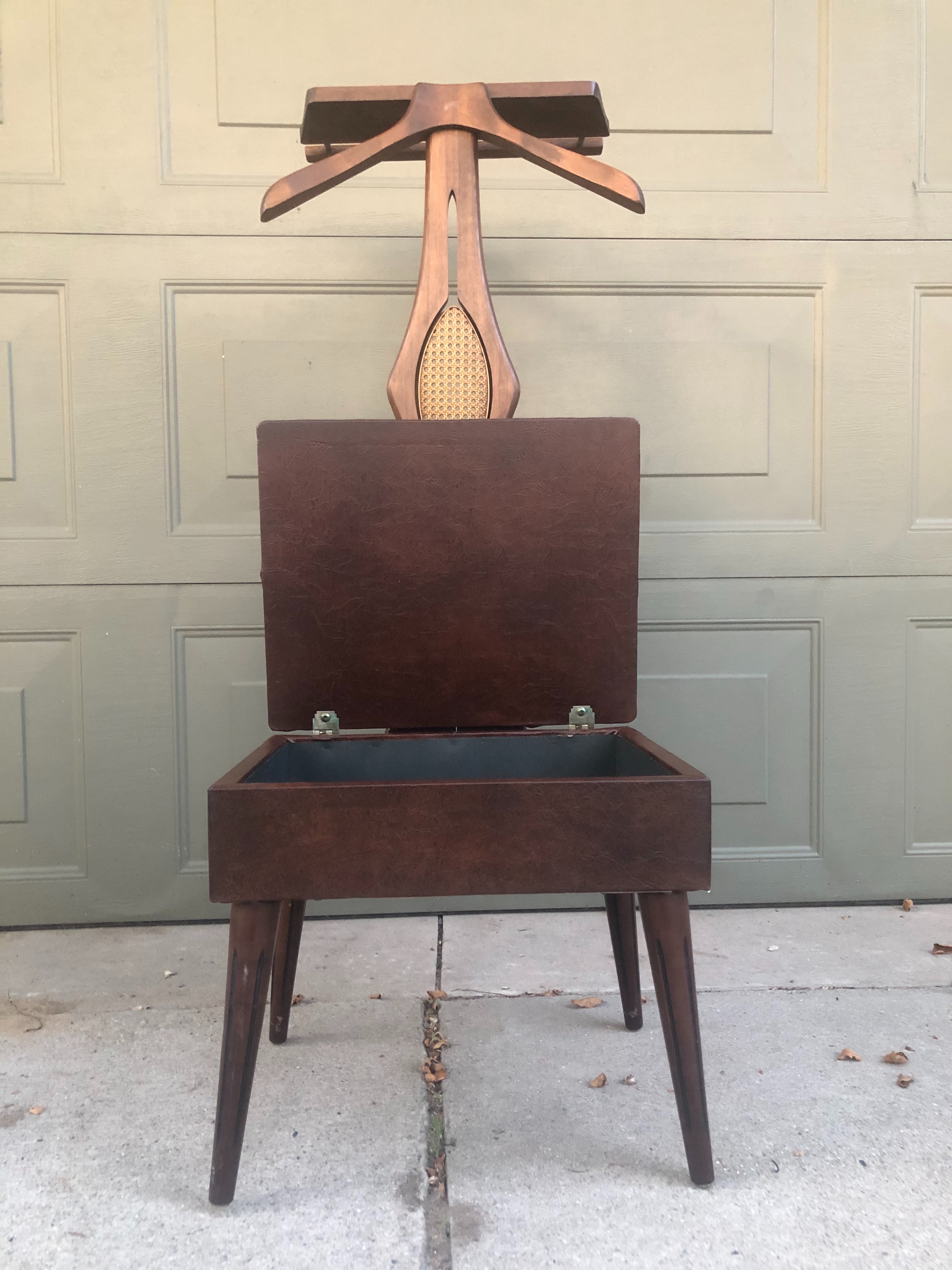Gentleman’s Valet Chair Detroit Picked
