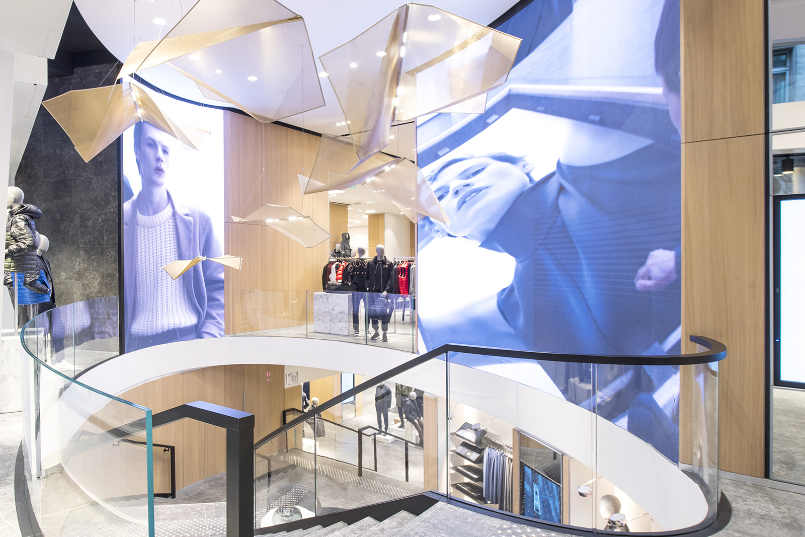 HUGO BOSS CHAMPSÉLYSÉES Deux et Demi