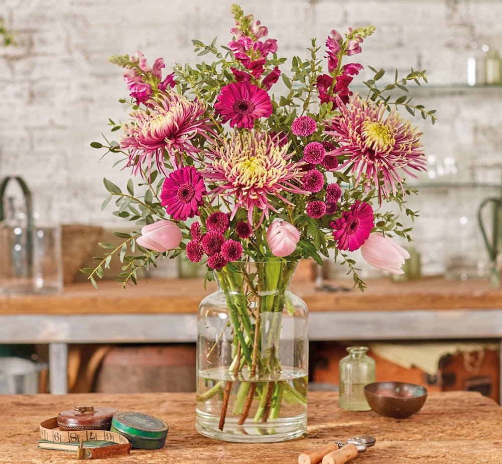 E 01/05 Win threemonth subscription to Freddie’s Flowers, worth £150