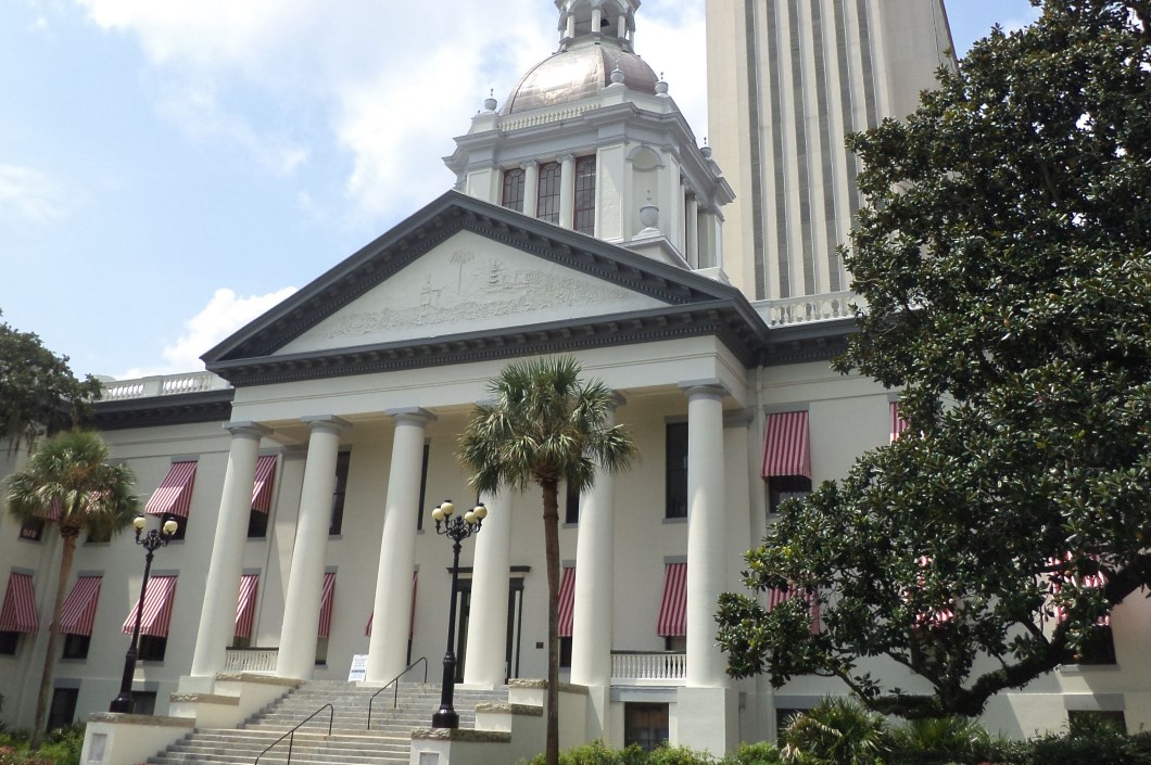 quitamsuits De Varona Law