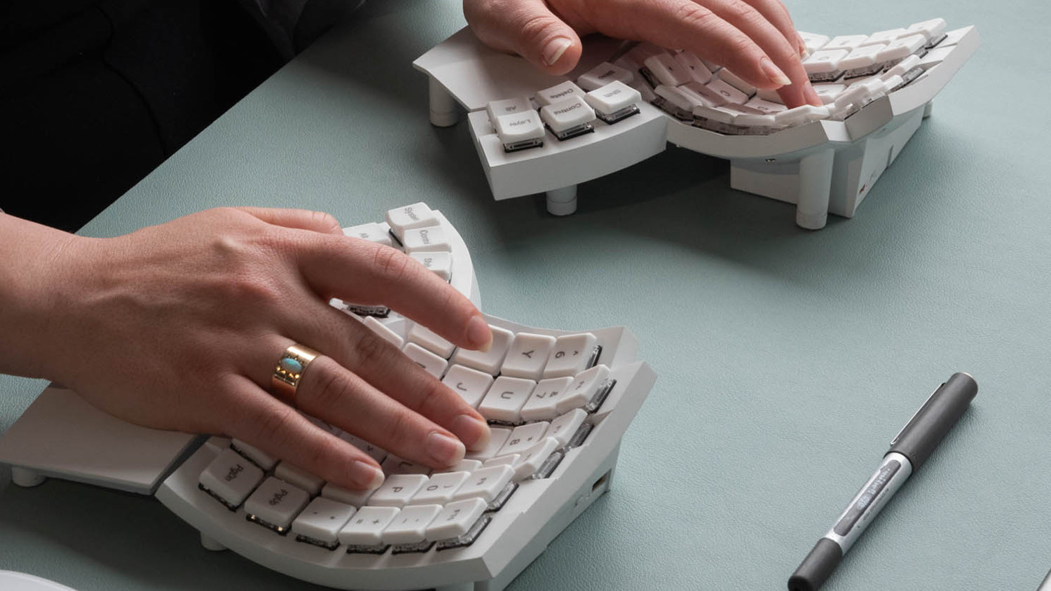 Fits like a Glove80 Designed for keyboard comfort DEVELOP3D