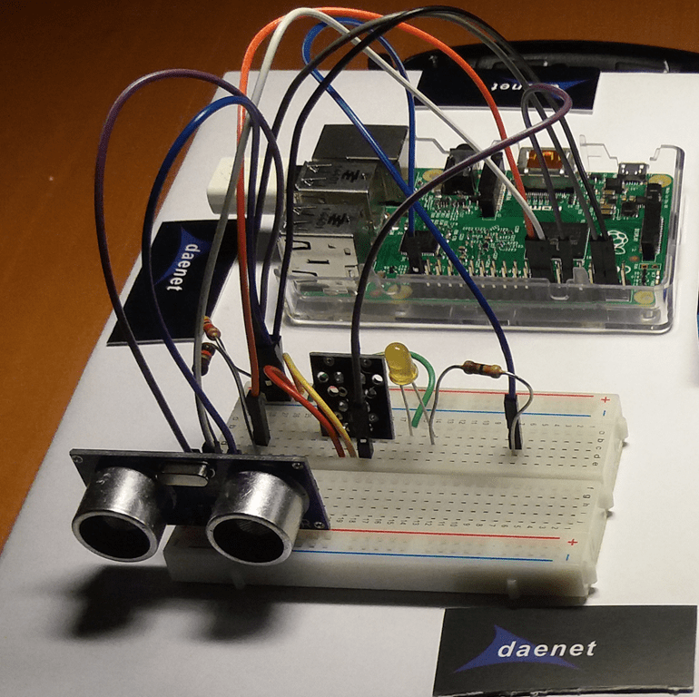 Ultrasonic Proximity sensors in IoT context (Raspberry Pi+Windows 10
