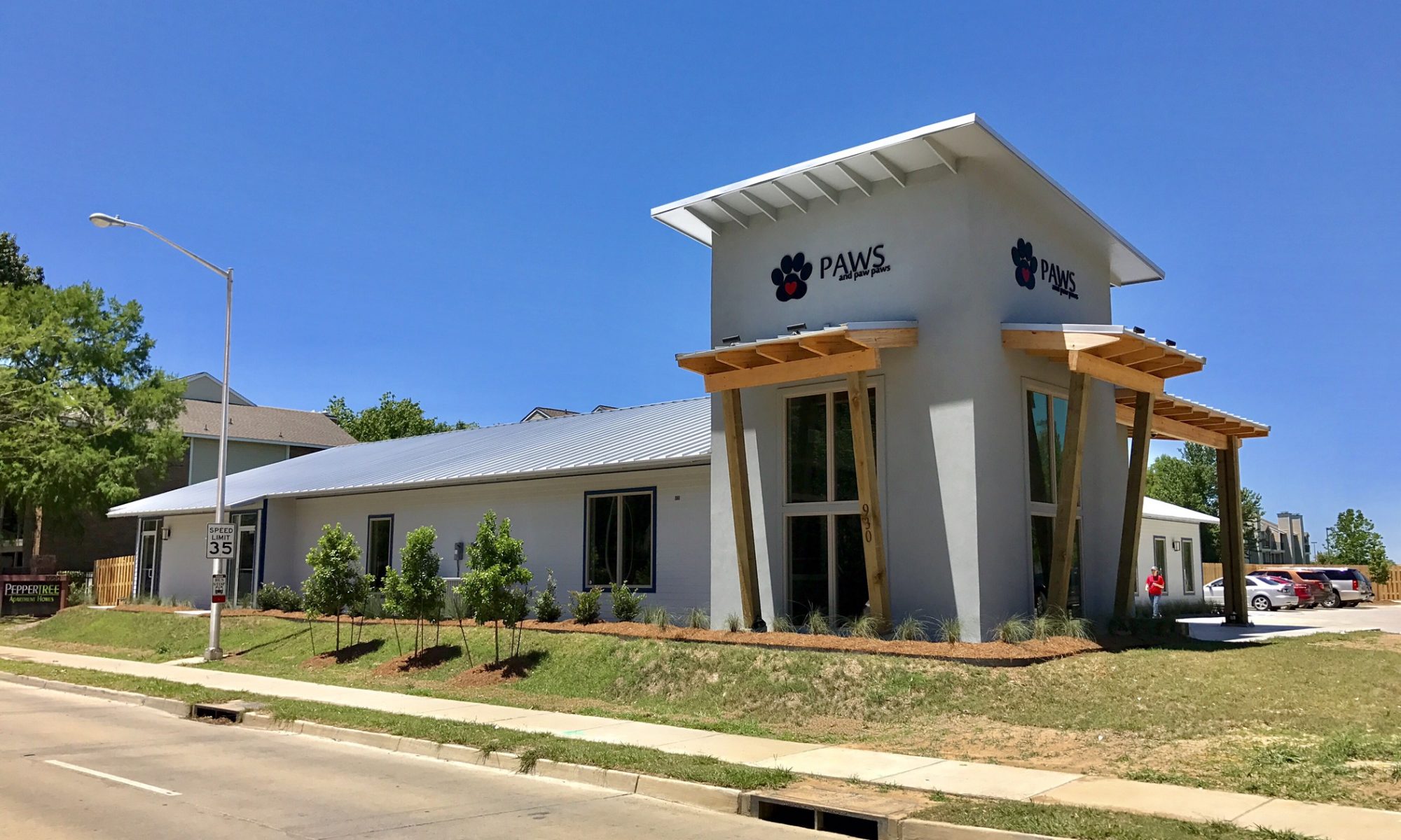 New Doggie Daycare, Paws & Paw Paws is Now Open Developing Lafayette