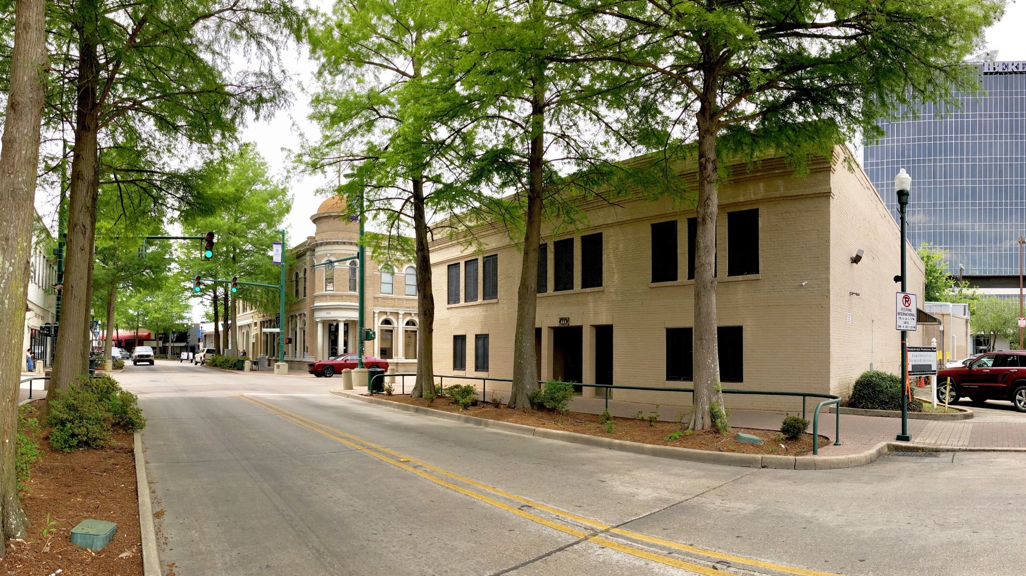 Handy Stop Market & Café Is Bringing Grocery, Healthy Meals To Downtown