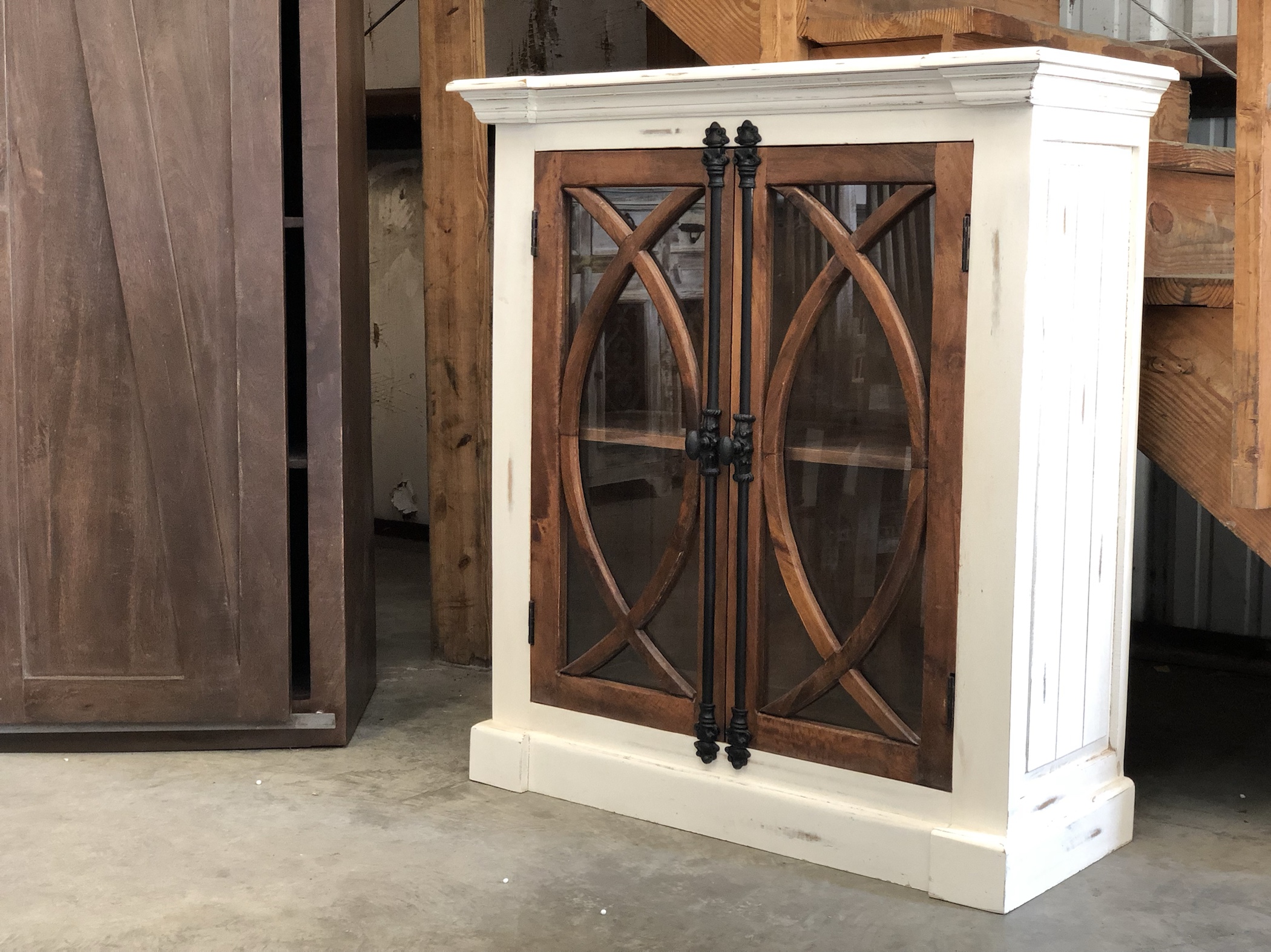 Custom Hardwood Retailer, Rustic House Furniture, Expands Into