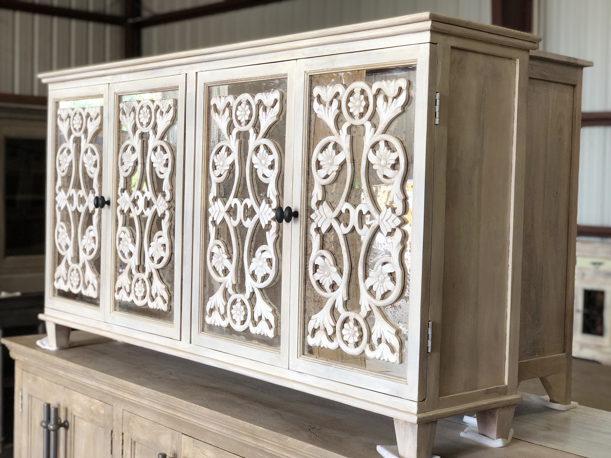 Custom Hardwood Retailer, Rustic House Furniture, Expands Into