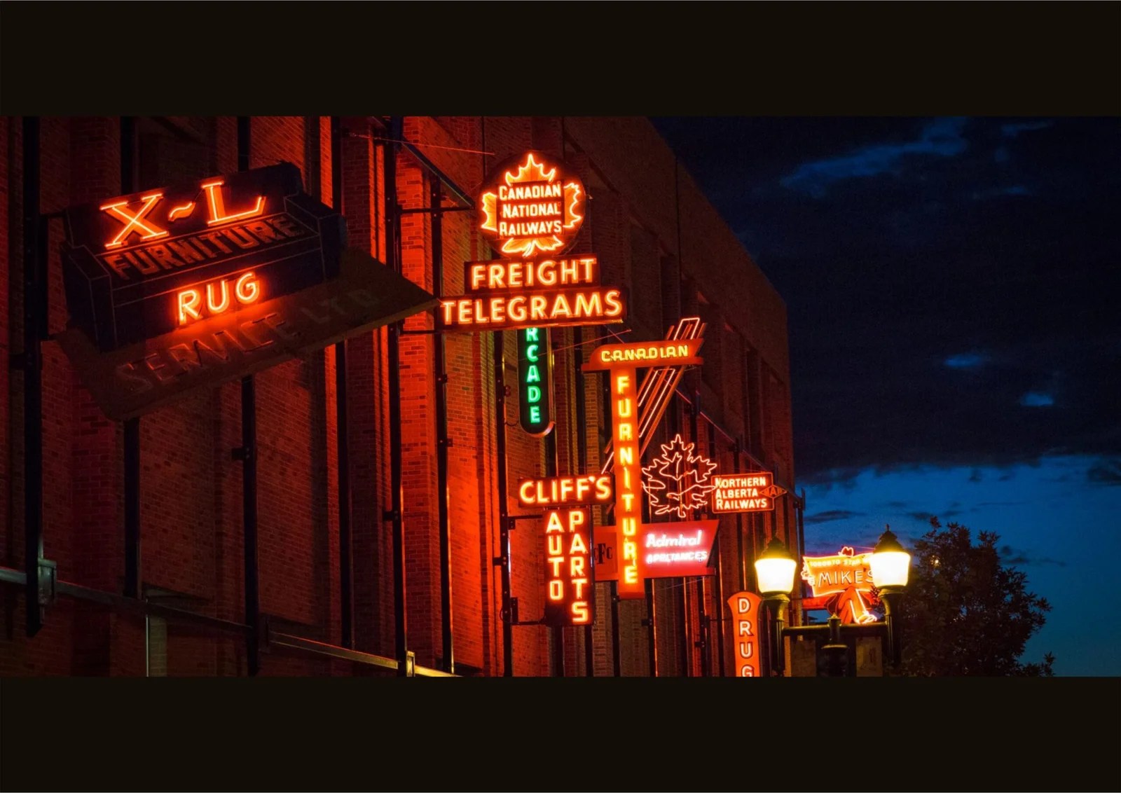 Jasa Neon Box dan Papan Nama Jogja