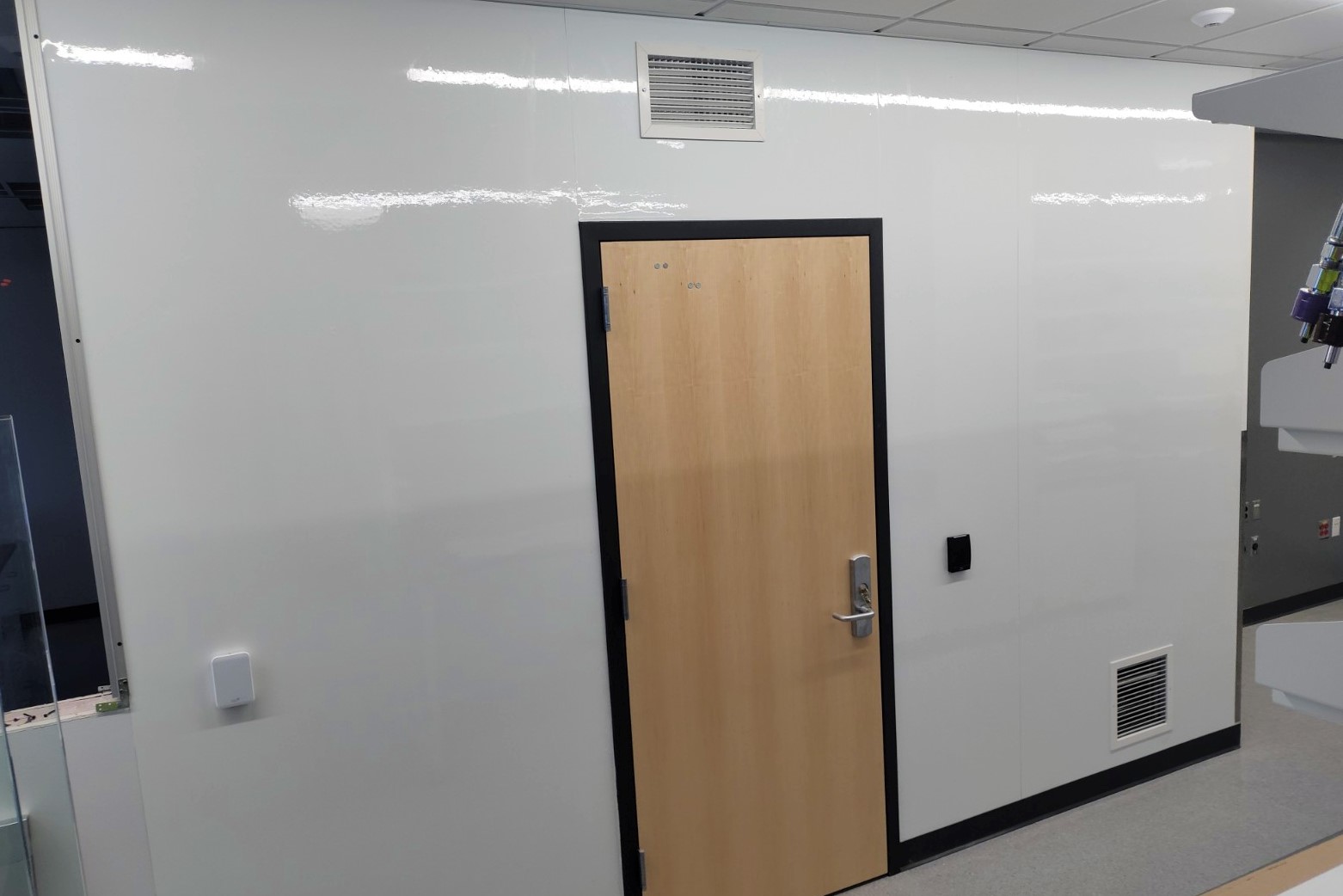 Wallcovering Installation & Removal Devine Co Painting