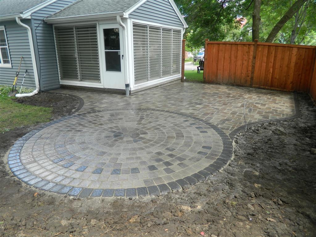 Landscape contractor Mendota Heights, MN Devine Design Hardscapes