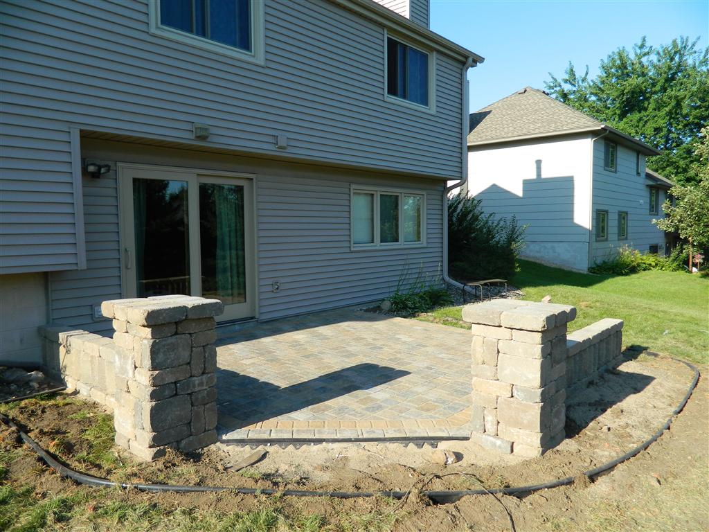 Landscape contractor Eagan, MN Devine Design Hardscapes