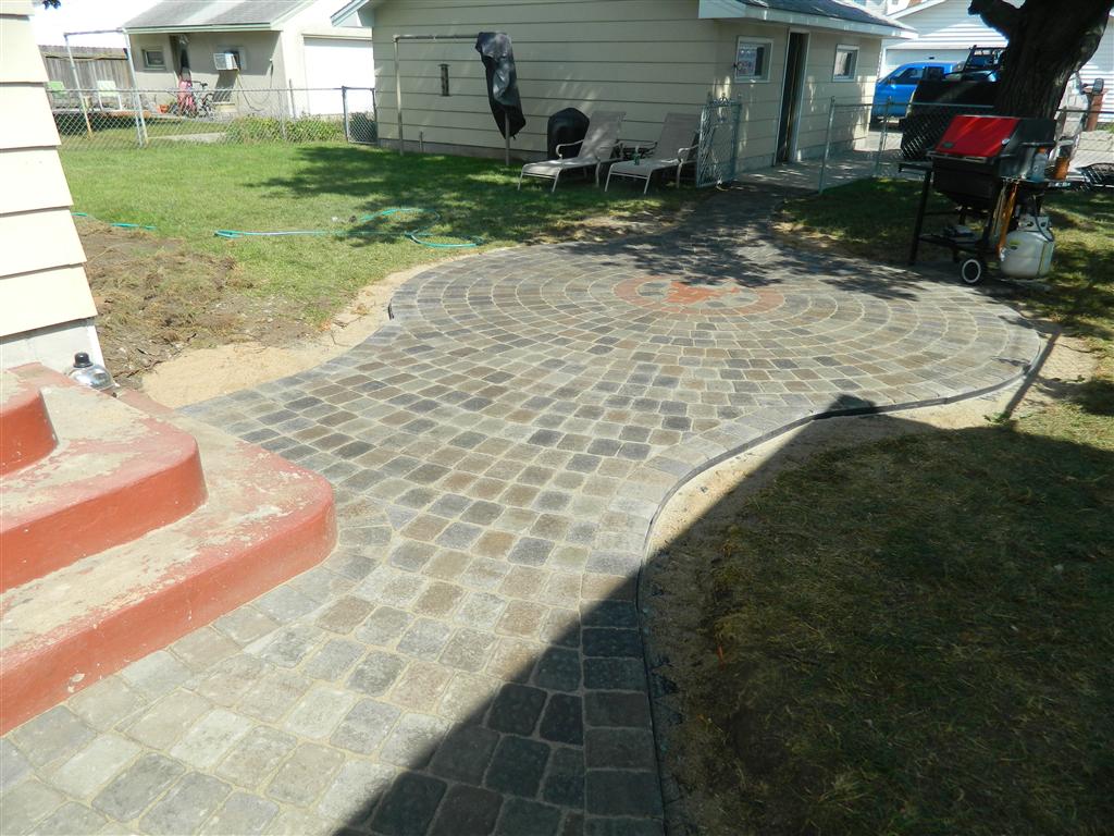 Landscape contractor Inver Grove Heights, MN Devine Design Hardscapes