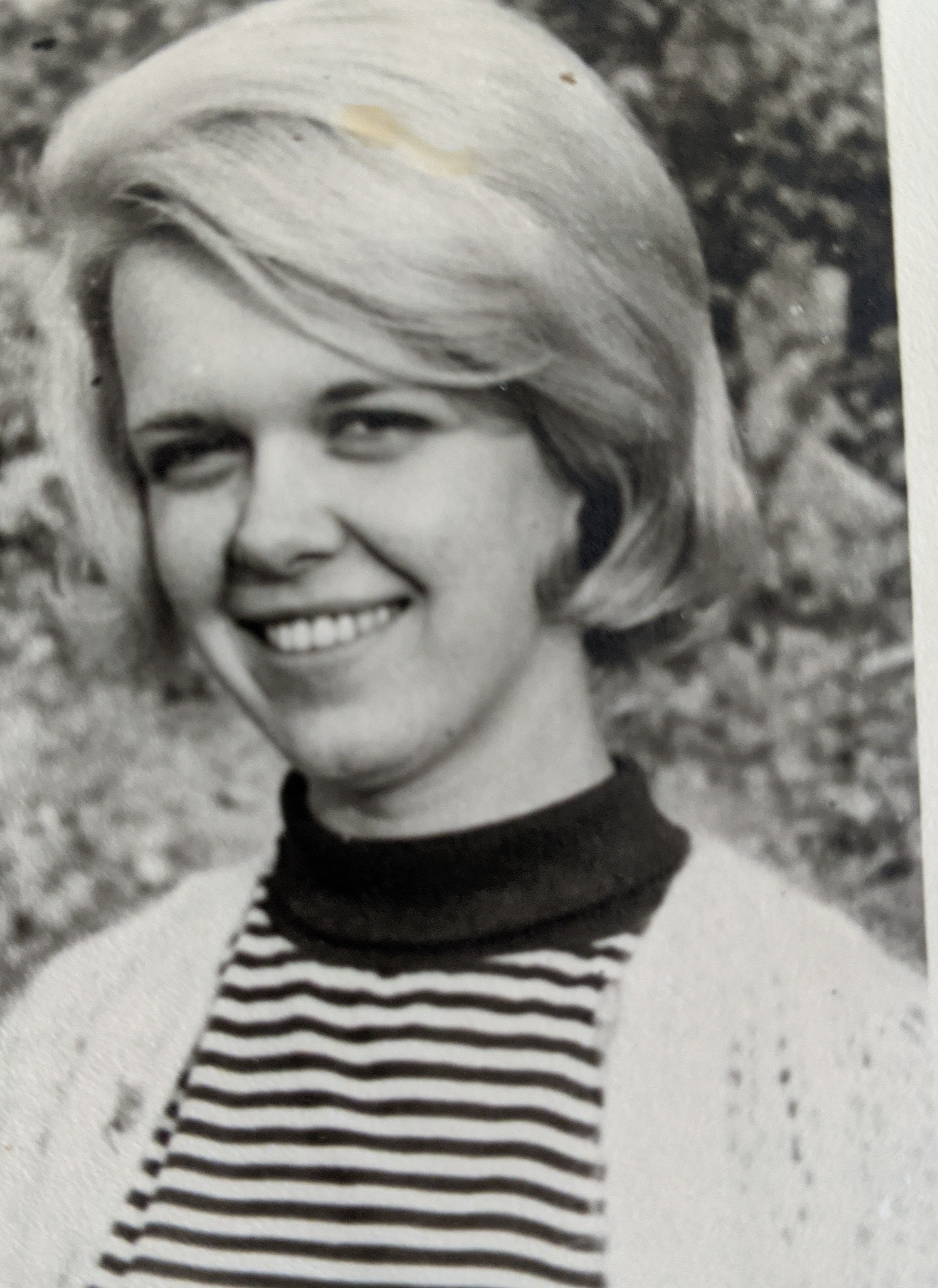 Obituary of Nancy L. Roberts KnollDeVoe Funeral Home & Cremation...