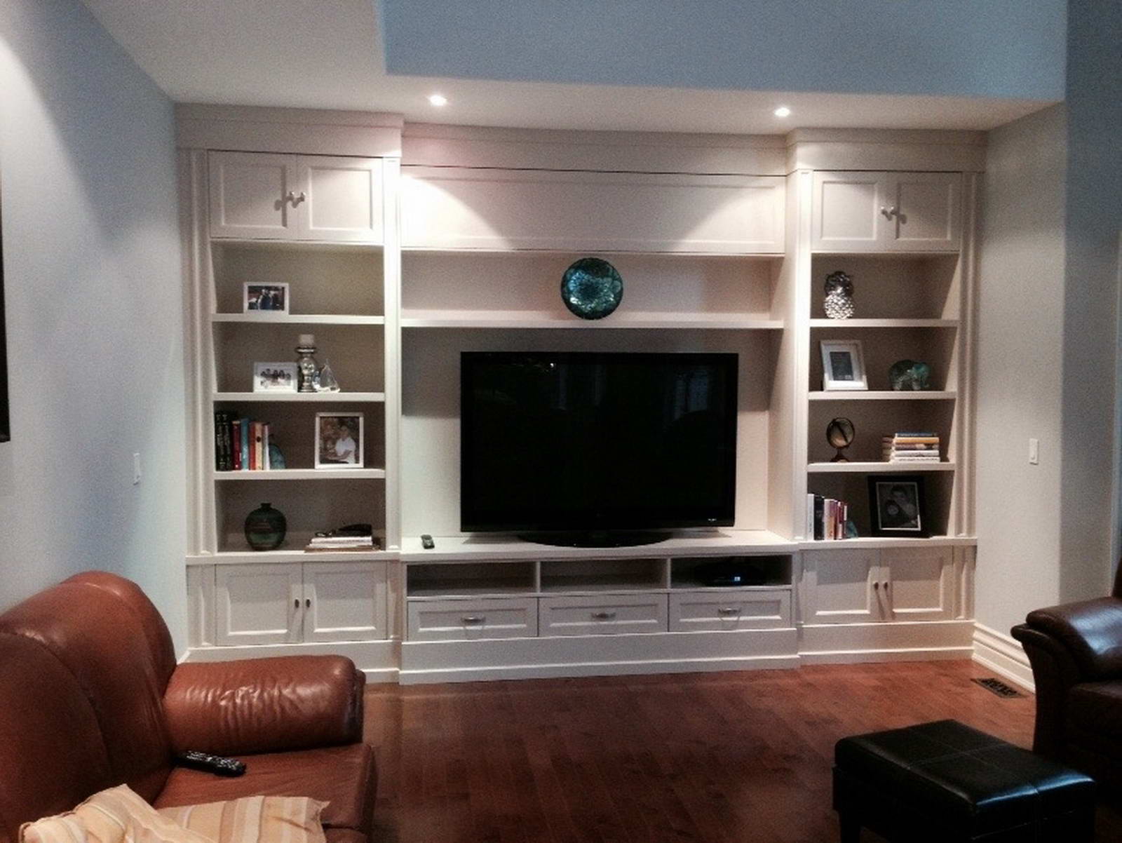 Custom Wall Units Devon Fine