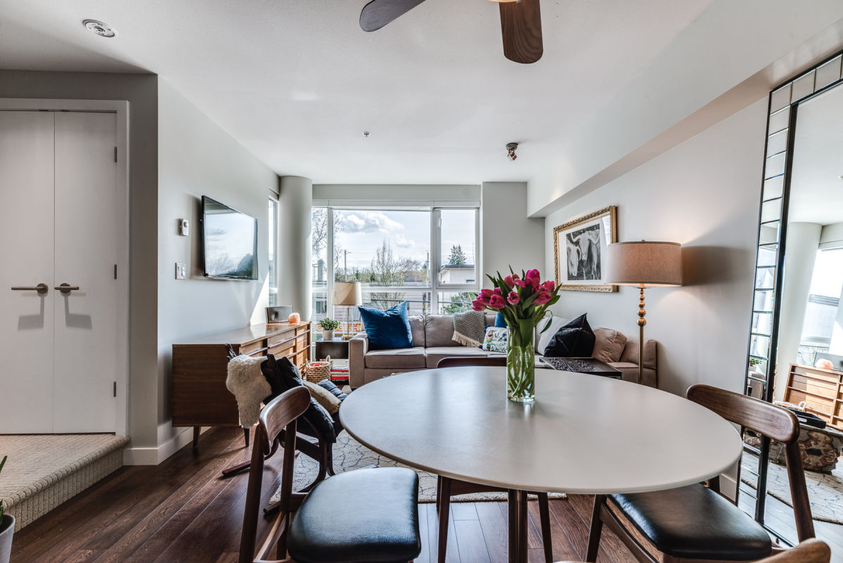 207 1961 Collingwood St, Vancouver, BC — Devon Samson