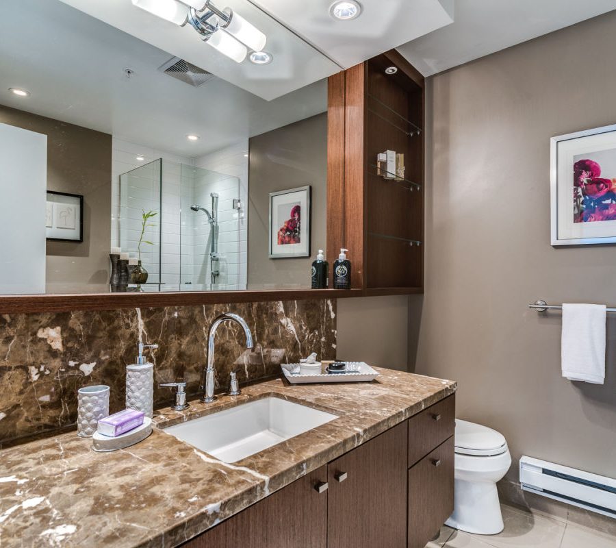 207 1961 Collingwood St, Vancouver, BC — Devon Samson