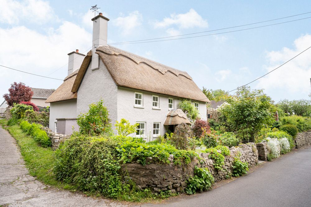 Top 10 cosy cottages for sale Fine & Country
