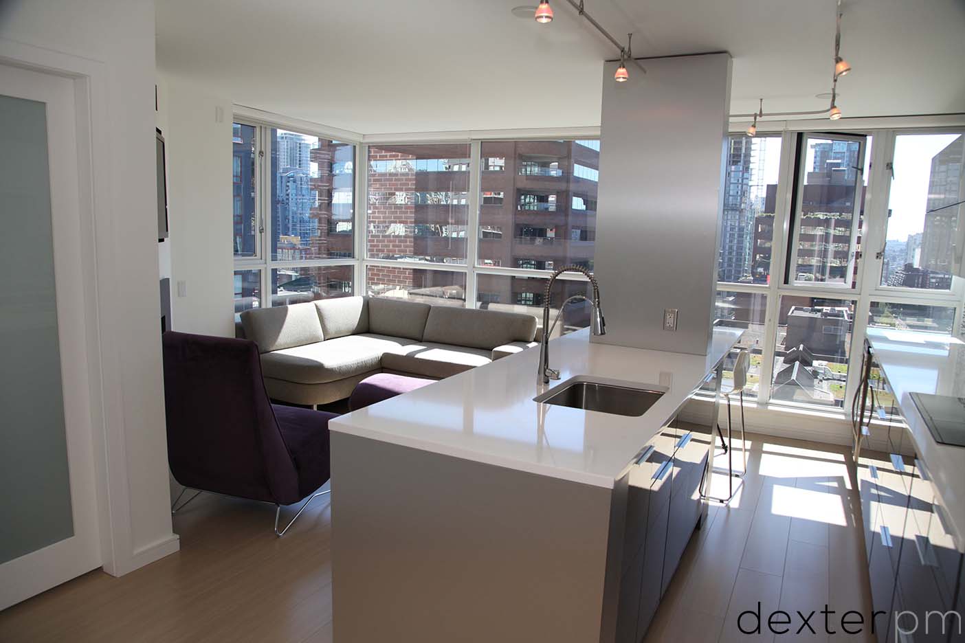 1068 Hornby Street 1608 Dexter Property Management