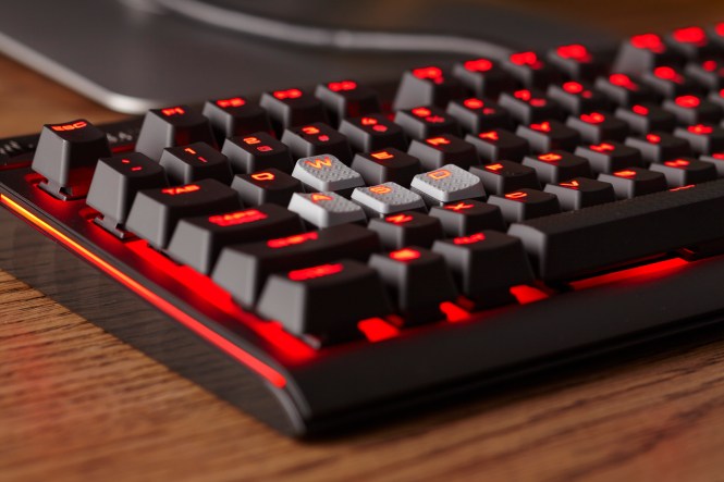 Corsair Gaming STRAFE (CherryMX RED, RED Backlight, Black Color) DEXTmall