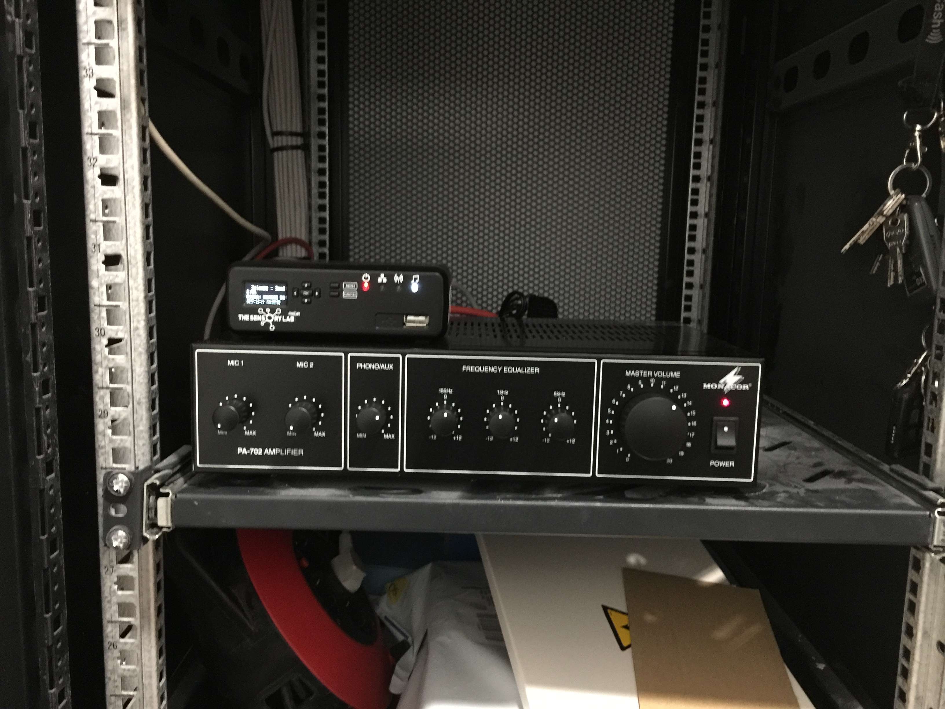 Instalación de sonido tienda Orange C.C N4, Ecija. Deyabu Sonido