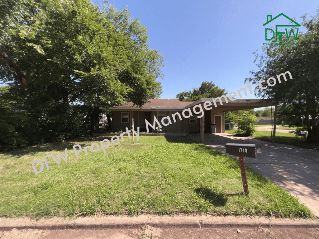 Totally renovated 3 bedroom 1 bathroom home for lease in Lawton DFW