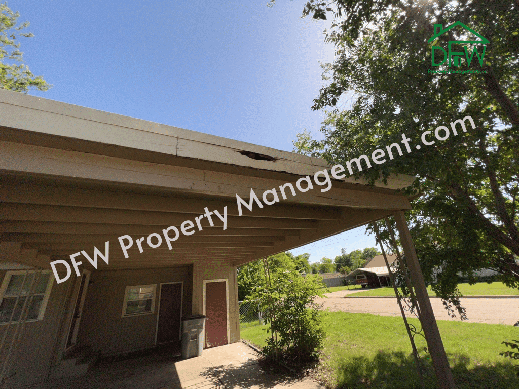 Totally renovated 3 bedroom 1 bathroom home for lease in Lawton DFW