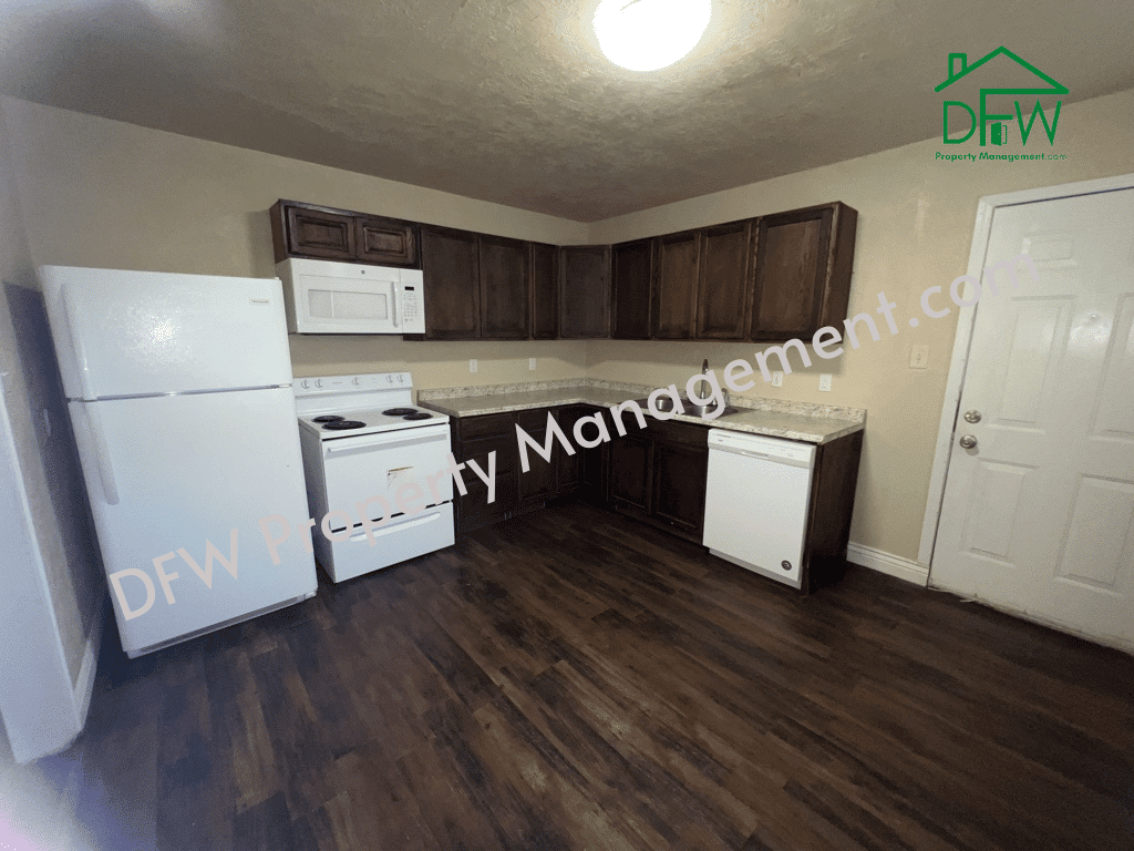 Totally renovated 3 bedroom 1 bathroom home for lease in Lawton DFW