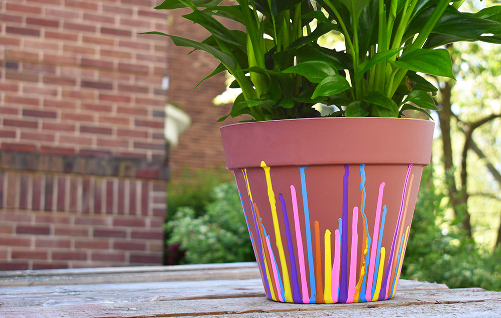 Upside Down Drip Paint Pot DIYDG