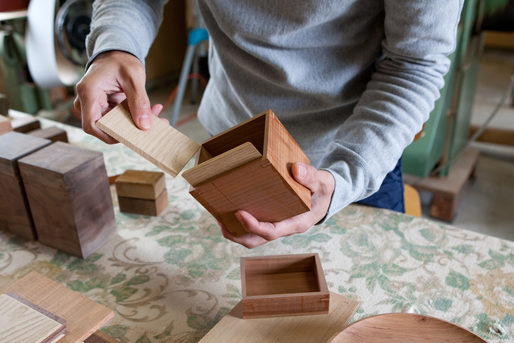 A Look at Japanese Woodwork Studio Fujii Works OEN