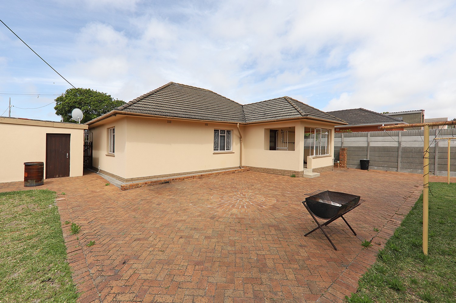 3 Bed Home For Sale in Hazendal (R 1,950,000)