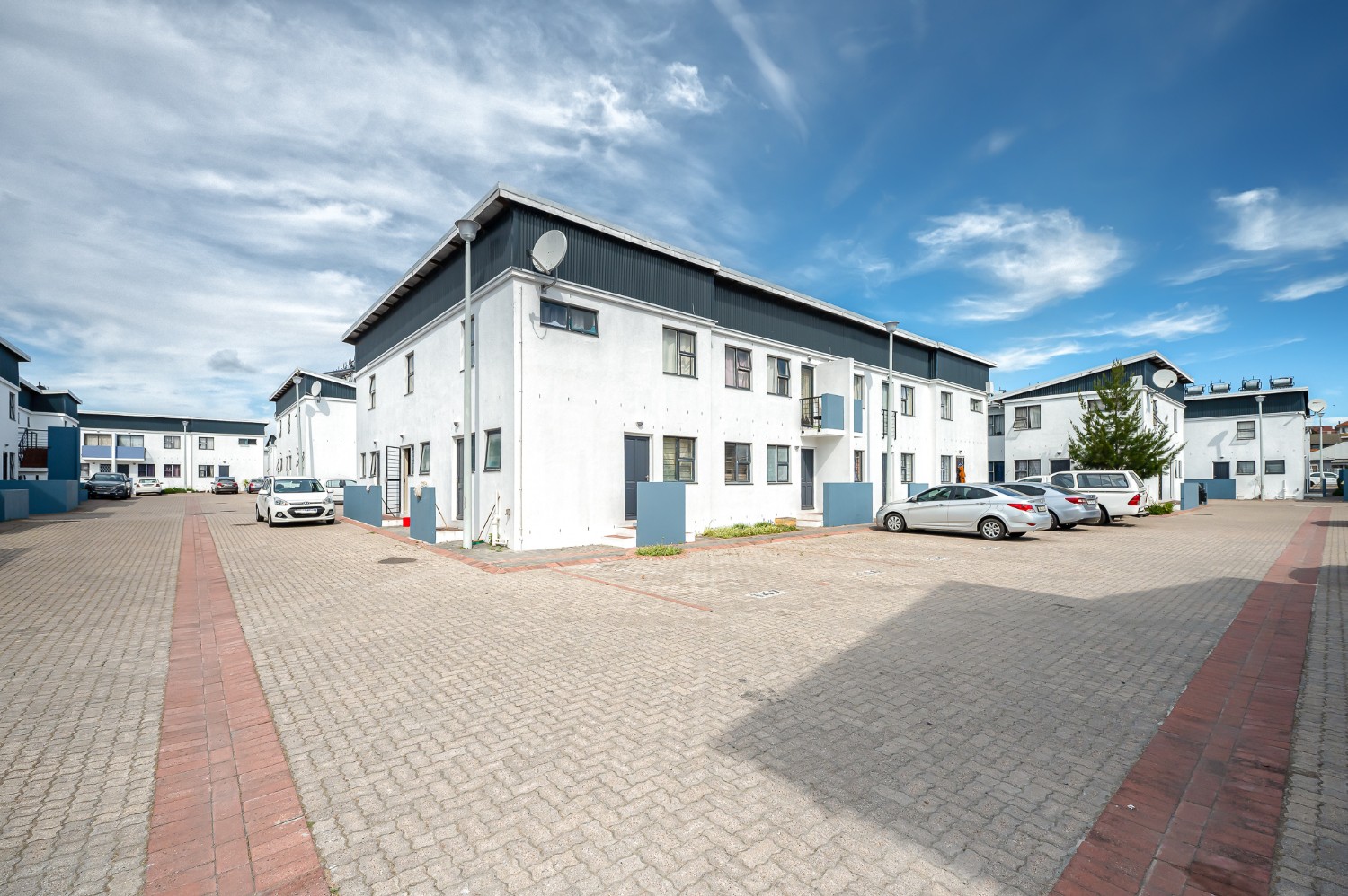 2 Bed Apartment For Sale in Maitland (R 799,000)