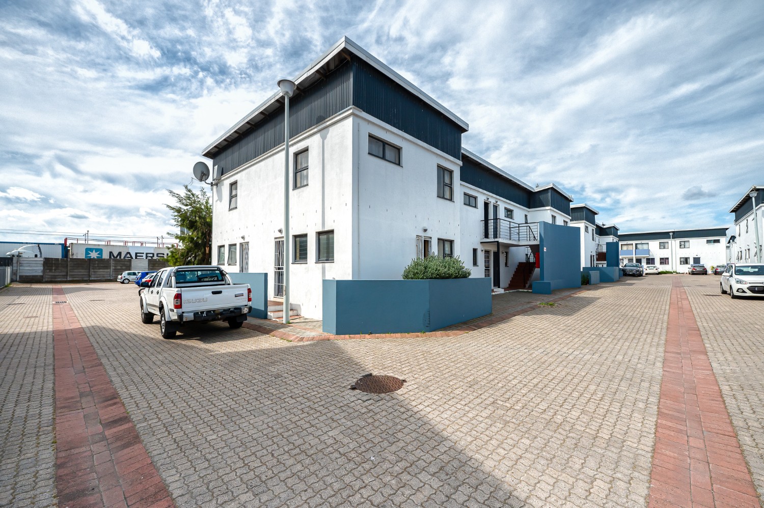 2 Bed Apartment For Sale in Maitland (R 799,000)