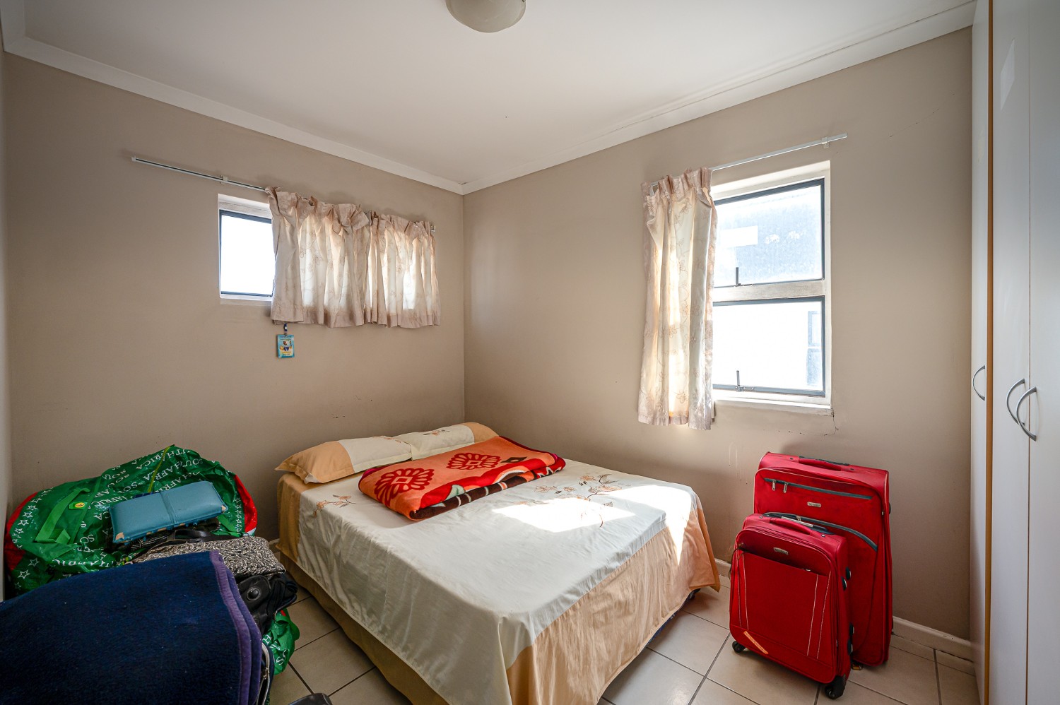 2 Bed Apartment For Sale in Maitland (R 799,000)