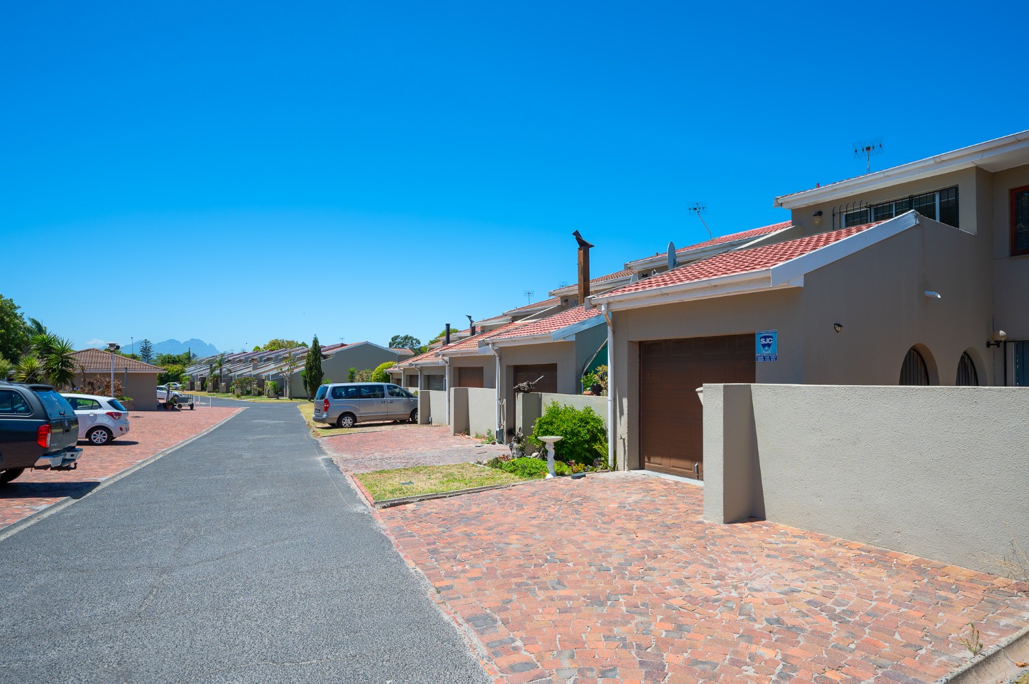 3 Bed Townhouse For Sale in Bracken Heights (R 1,950,000)