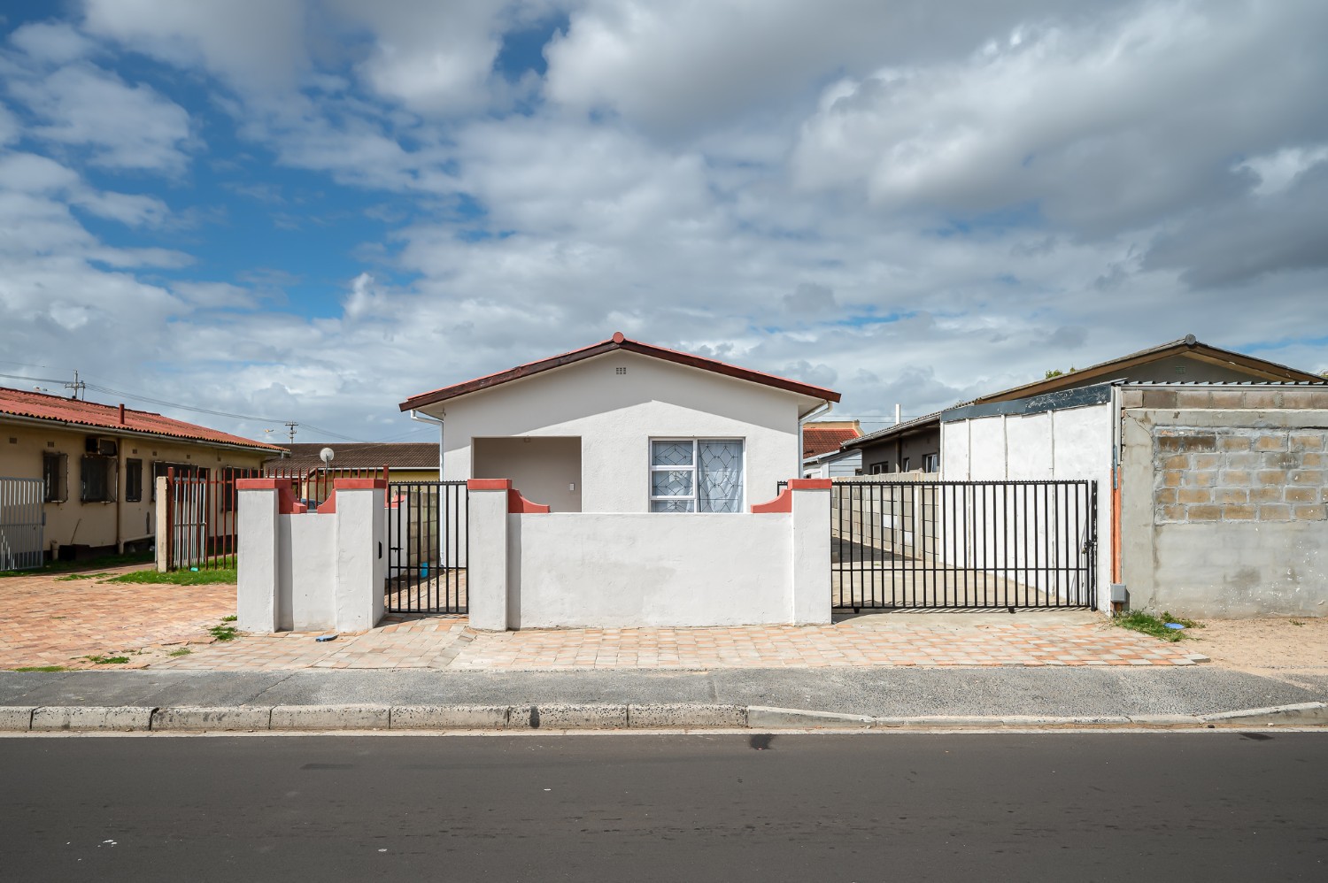 3 Bed Home For Sale in Ravensmead (R 1,195,000)