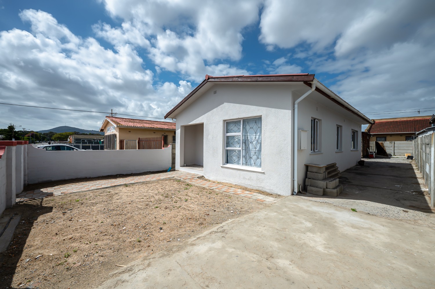 3 Bed Home For Sale in Ravensmead (R 1,195,000)