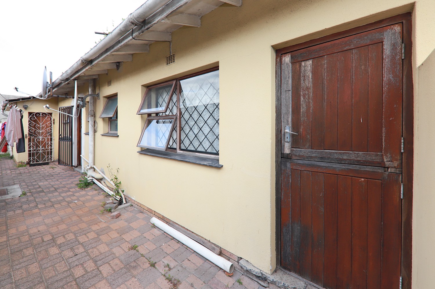 3 Bed Home For Sale in Grassy Park (R 1,600,000)