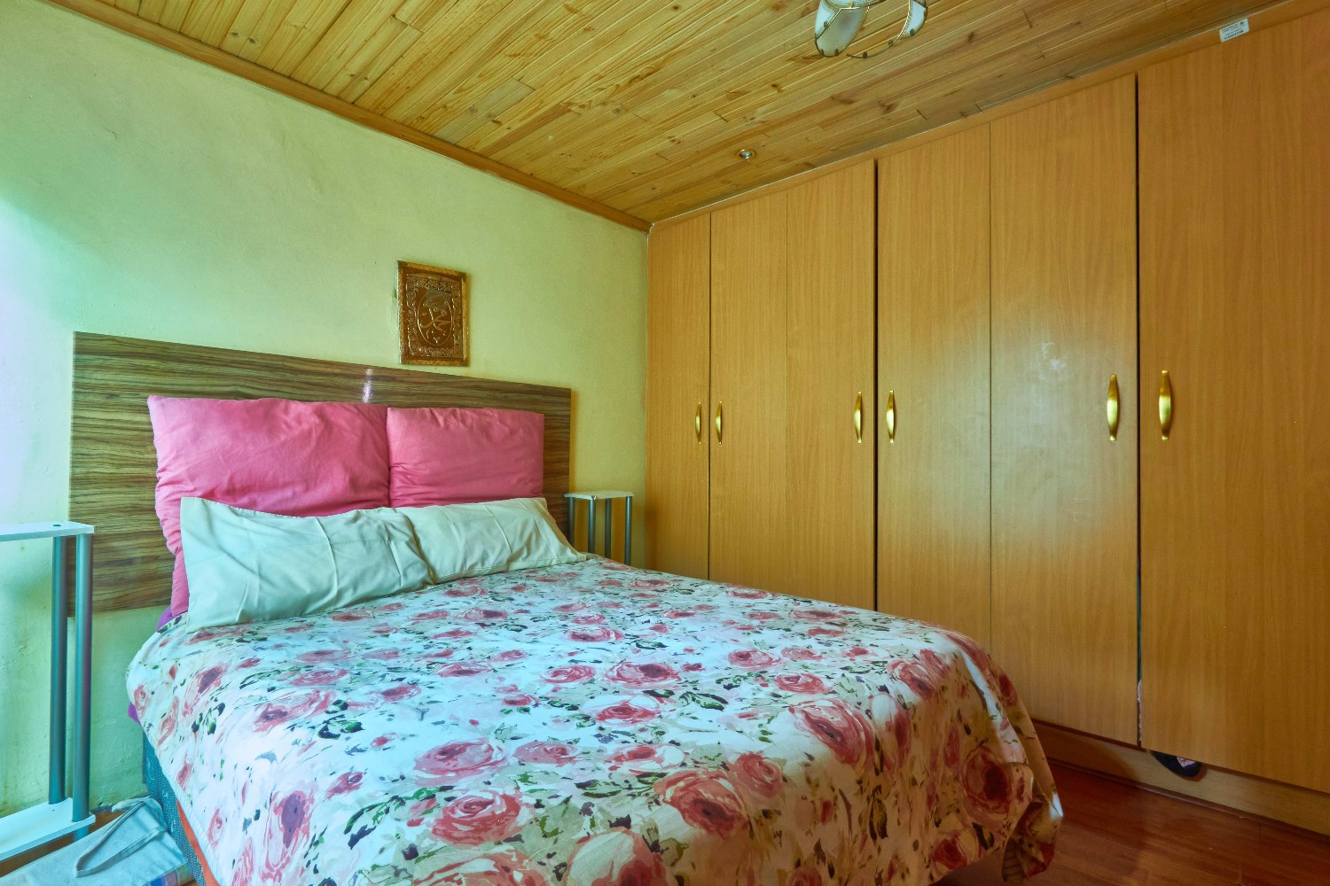 2 Bed Home For Sale in Manenberg (R 990,000)