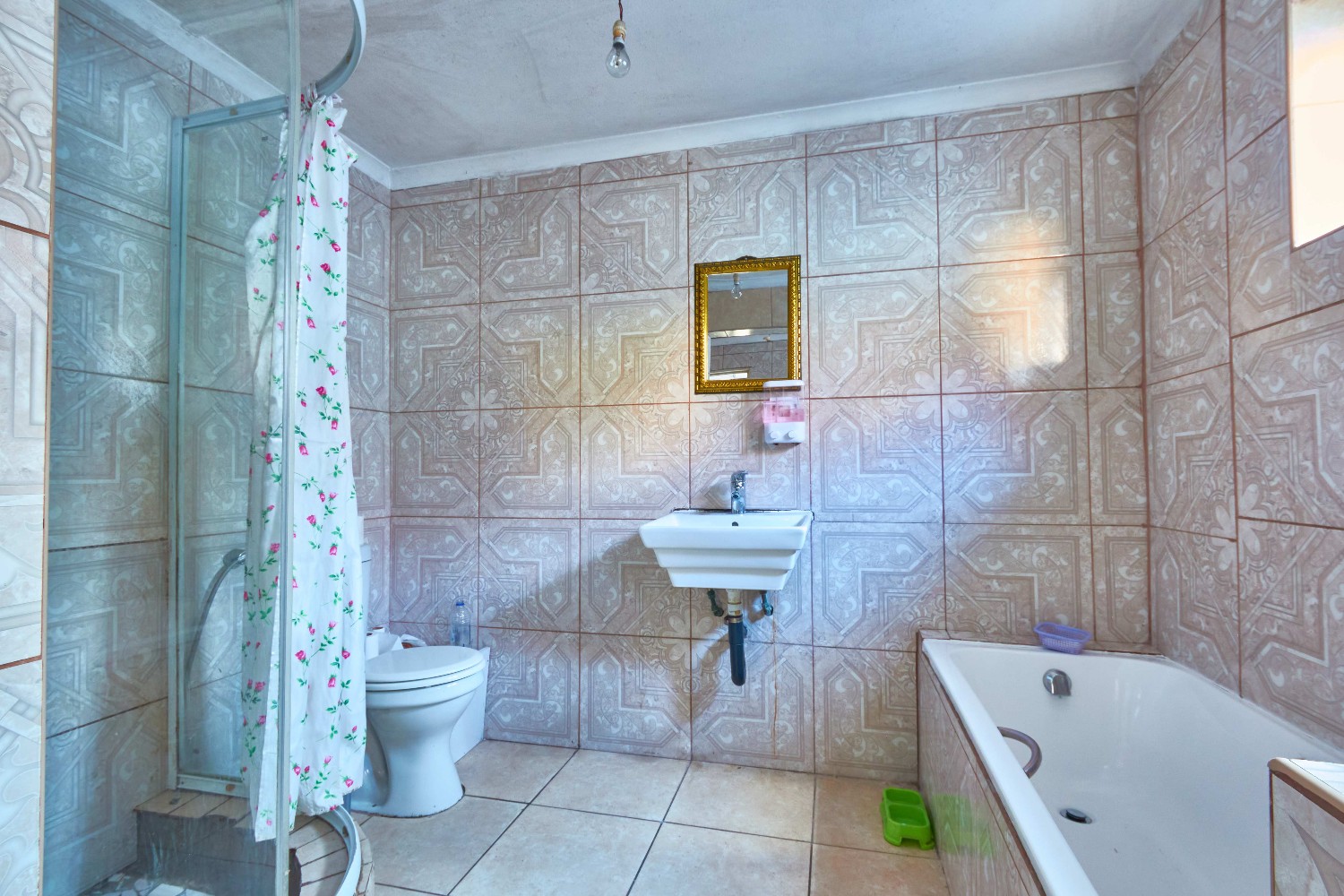 2 Bed Home For Sale in Manenberg (R 990,000)