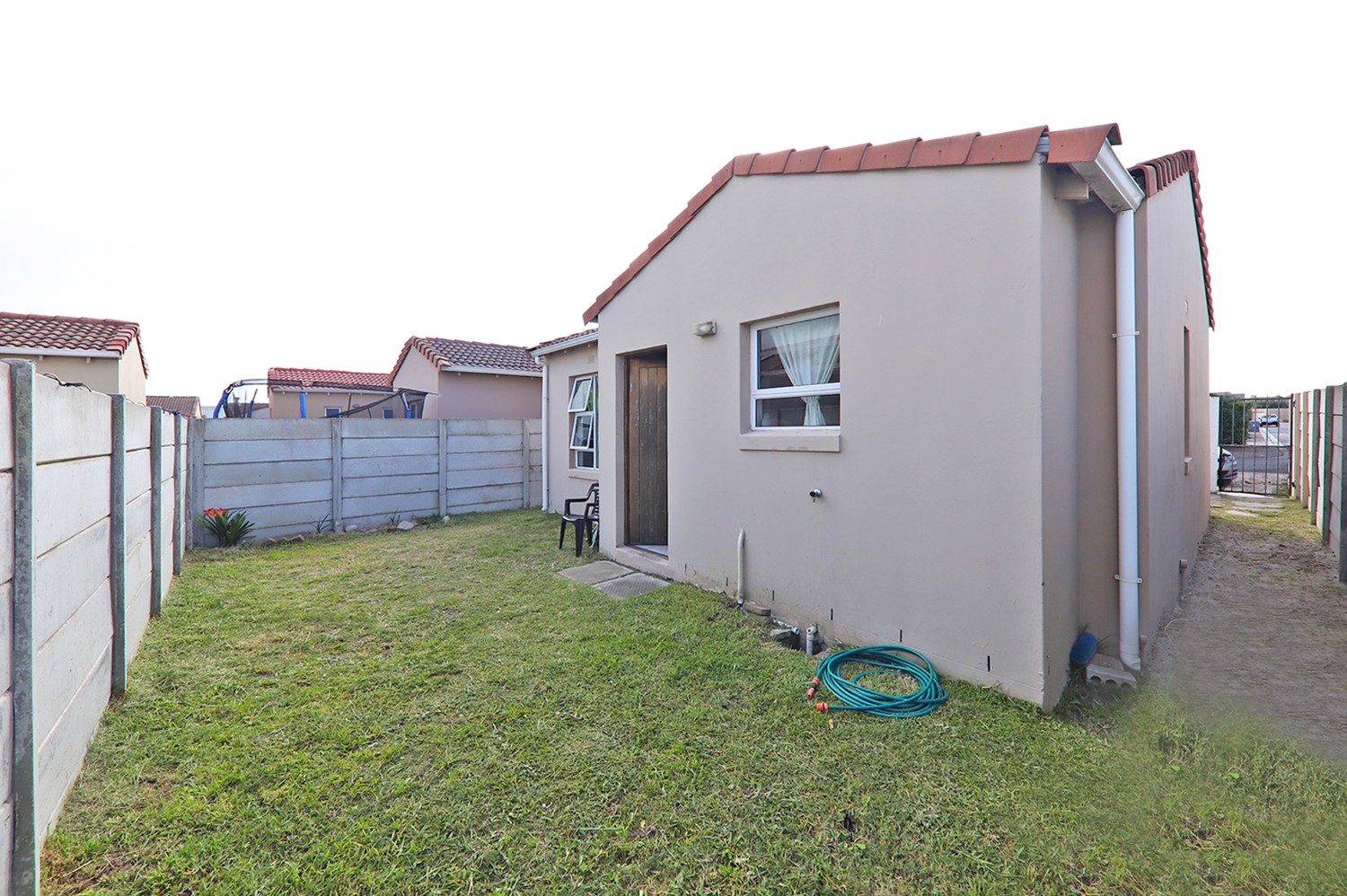 2 Bed Townhouse For Sale in Muizenberg (R 1,355,000)