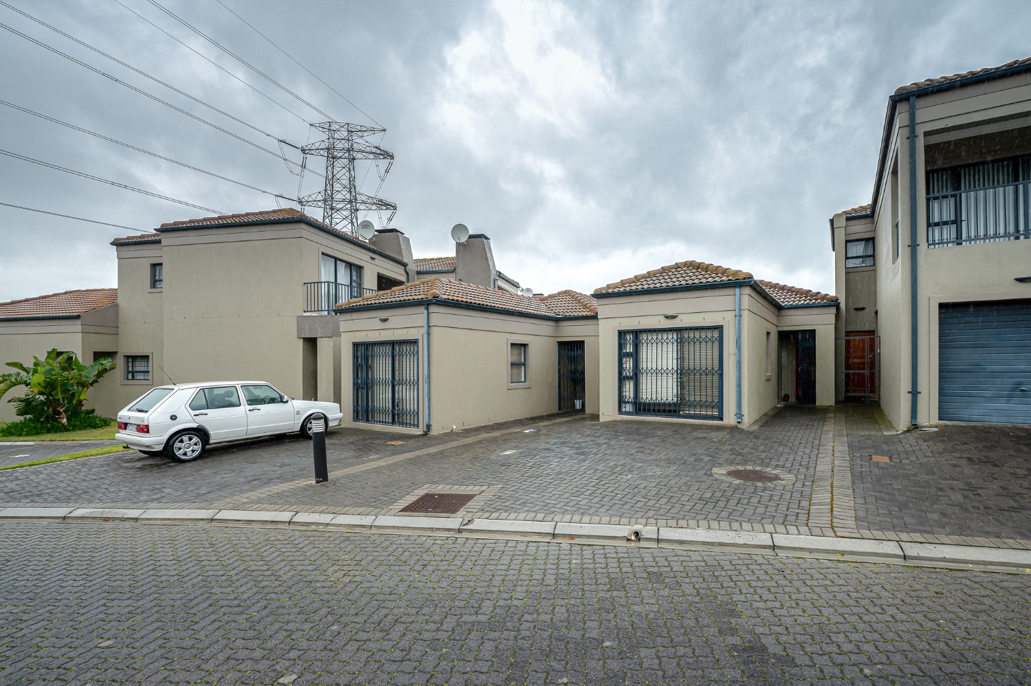 2 Bed Home For Sale in Brackenfell South (R 1,780,000)