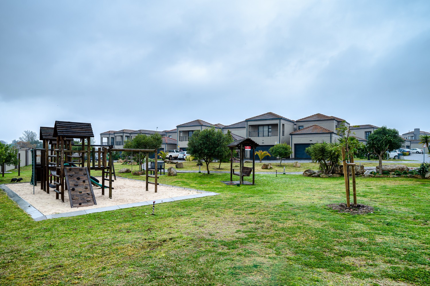 2 Bed Home For Sale in Brackenfell South (R 1,780,000)