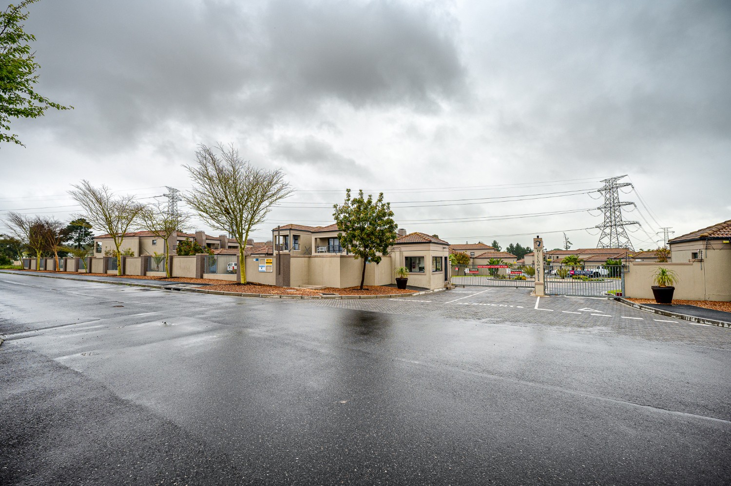 2 Bed Home For Sale in Brackenfell South (R 1,780,000)