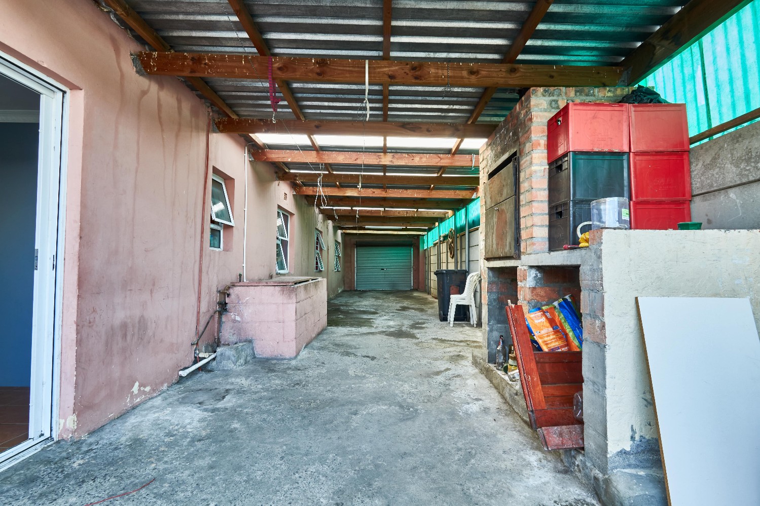 4 Bed Home For Sale in Lavis (R 1,149,000)