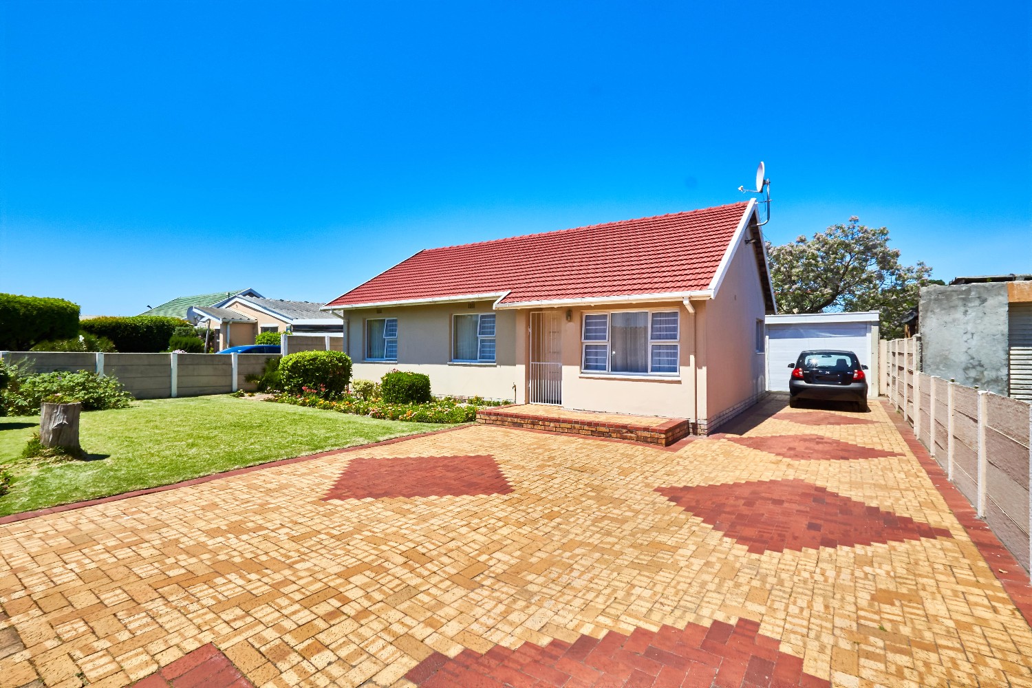 3 Bed Home For Sale in Lotus River (R 1,350,000)