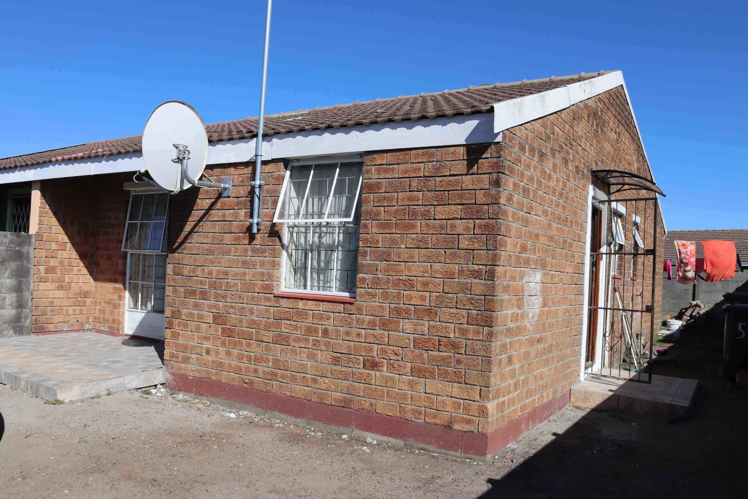 3 Bed Home For Sale in Nyanga (R 630,000)