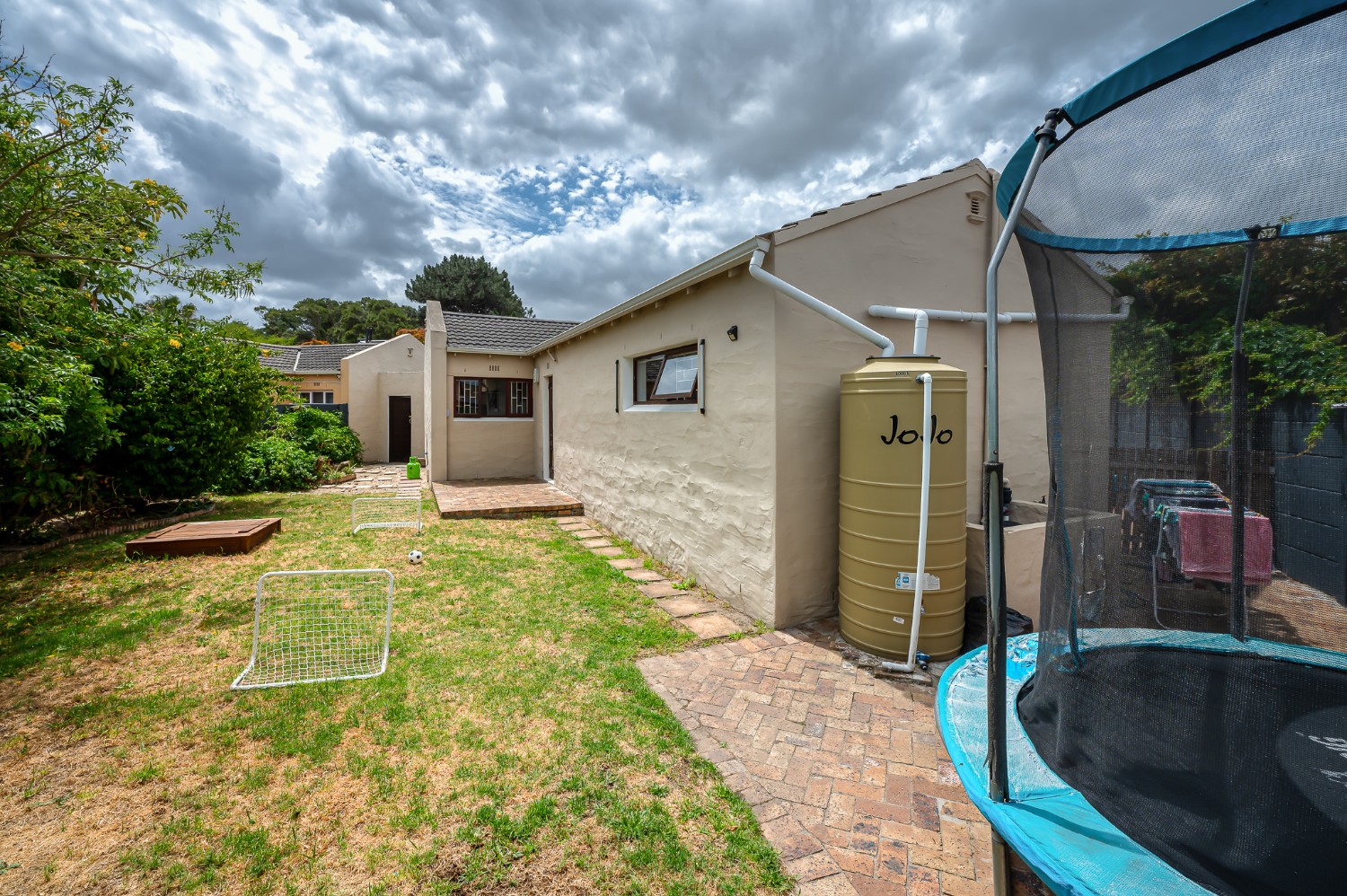 3 Bed Home For Sale in Edgemead (R 2,270,000)