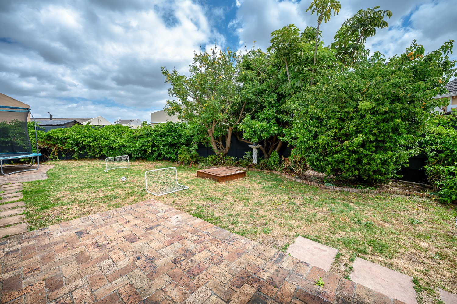 3 Bed Home For Sale in Edgemead (R 2,270,000)